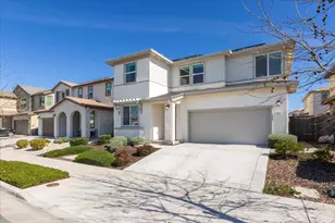 211 Arabian Ln, Hollister, CA 95023 - Photo 2