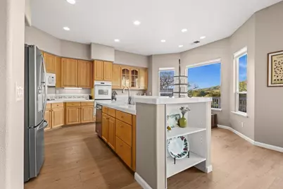 9008 Village View Dr, San Jose, CA 95135 - Photo 14