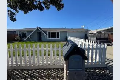 750 El Camino Paraiso, Hollister, CA 95023 - Photo 2