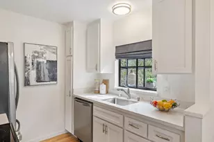 905 W Middlefield Rd 917, Mountain View, CA 94043 - Photo 6