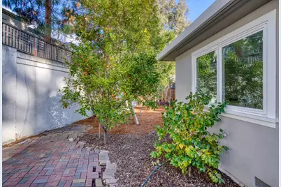 1065 Ray Ave, Los Altos, CA 94022 - Photo 46