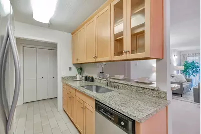 295 Lenox Ave 203, Oakland, CA 94610 - Photo 12