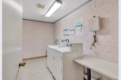 295 Lenox Ave 203, Oakland, CA 94610 - Photo 42