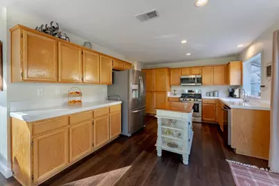 724 Wisteria Dr, Gilroy, CA 95020 - Photo 12