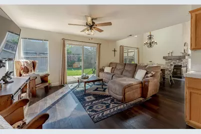 724 Wisteria Dr, Gilroy, CA 95020 - Photo 10