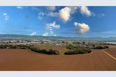 724 Wisteria Dr, Gilroy, CA 95020 - Photo 36