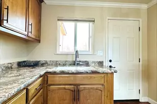 1300 Mesa Dr, Hollister, CA 95023 - Photo 10