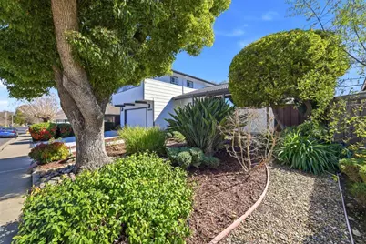 7544 Highland Oaks Dr, Pleasanton, CA 94588 - Photo 2