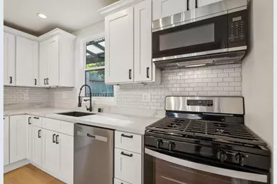 360 Bradford St, San Francisco, CA 94110 - Photo 14