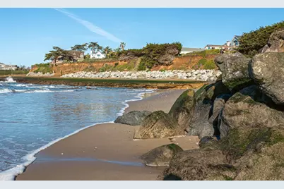 22130 E Cliff Dr 3D, Santa Cruz, CA 95062 - Photo 32