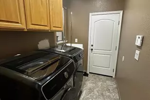 10133 Annie St, Elk Grove, CA 95757 - Photo 16