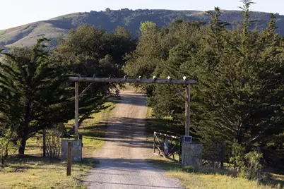 28000 Underwood Rd, Corral de Tierra, CA 93908 - Photo 6