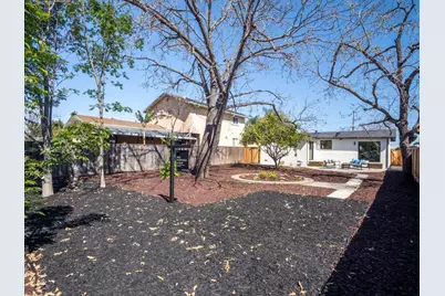1371 Camellia Dr, East Palo Alto, CA 94303 - Photo 26