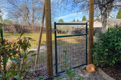 1426 Gladstone Ct, Redding, CA 96001 - Photo 44