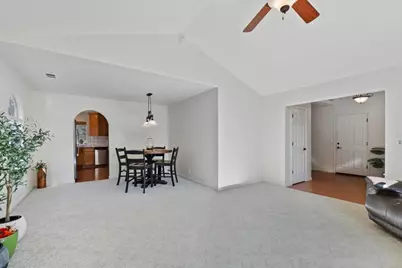 1426 Gladstone Ct, Redding, CA 96001 - Photo 10