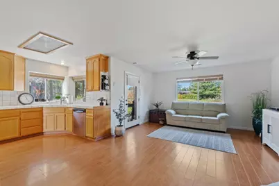 1426 Gladstone Ct, Redding, CA 96001 - Photo 12