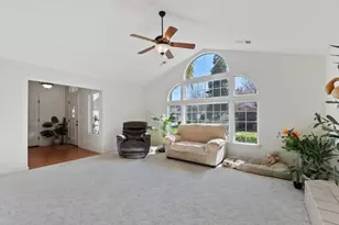 1426 Gladstone Ct, Redding, CA 96001 - Photo 4