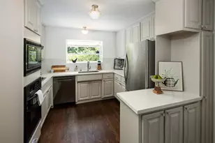 2910 Sherwood Dr, San Carlos, CA 94070 - Photo 6