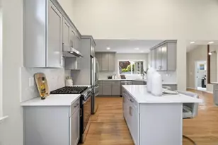10140 Hillcrest Rd, Cupertino, CA 95014 - Photo 12