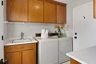 6 Woodridge Ct, Redwood City, CA 94061 - Photo 20