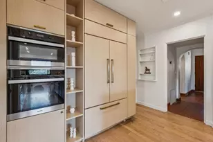 2323 Summit Dr, Hillsborough, CA 94010 - Photo 20