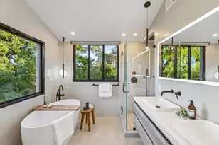 2323 Summit Dr, Hillsborough, CA 94010 - Photo 28