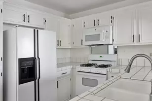 3674 Oakwood Ter 302, Fremont, CA 94536 - Photo 8