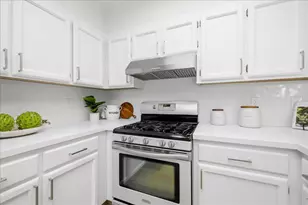 23 Binnacle Ln, Foster City, CA 94404 - Photo 32