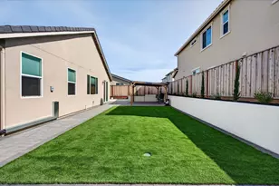 2001 Marigold St, Hollister, CA 95023 - Photo 20