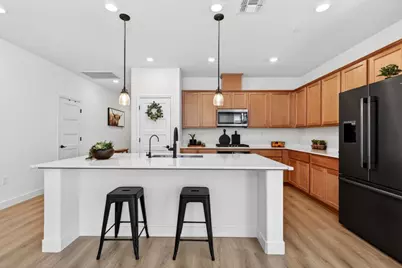 2001 Marigold St, Hollister, CA 95023 - Photo 6