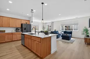 2001 Marigold St, Hollister, CA 95023 - Photo 4