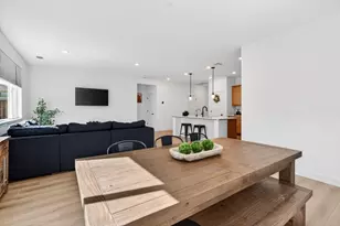 2001 Marigold St, Hollister, CA 95023 - Photo 8