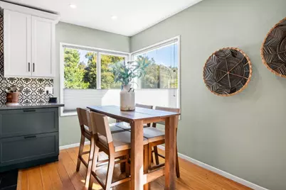 8124 Greenly Dr, Oakland, CA 94605 - Photo 12