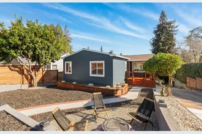 8124 Greenly Dr, Oakland, CA 94605 - Photo 6