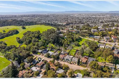 8124 Greenly Dr, Oakland, CA 94605 - Photo 44