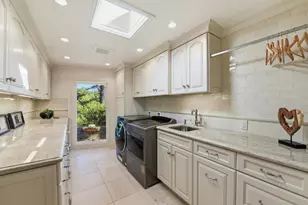 19601 Canon Dr, Los Gatos, CA 95030 - Photo 28