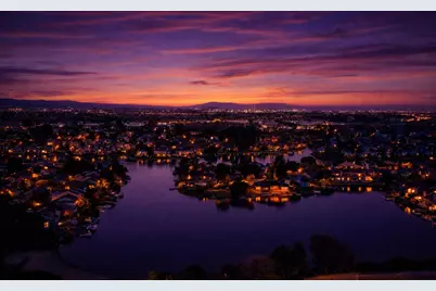 516 Cringle Dr, Redwood City, CA 94065 - Photo 2