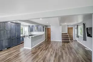 21496 Mary Alice Way, Los Gatos, CA 95033 - Photo 2