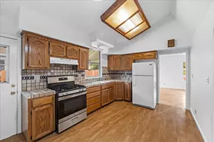 467 Center St, Redwood City, CA 94061 - Photo 6