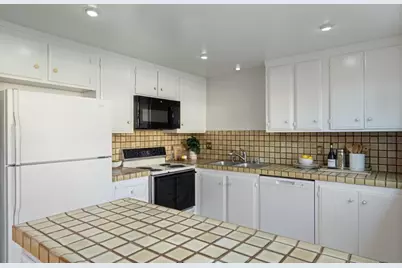 1023 Lark Ln, Foster City, CA 94404 - Photo 16