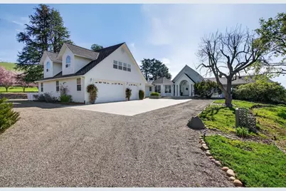 621 Carpenter Dr, Hollister, CA 95023 - Photo 2