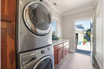 704 S 12th St, San Jose, CA 95112 - Photo 18