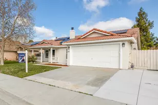 1940 Sycamore Ct, Hollister, CA 95023 - Photo 2