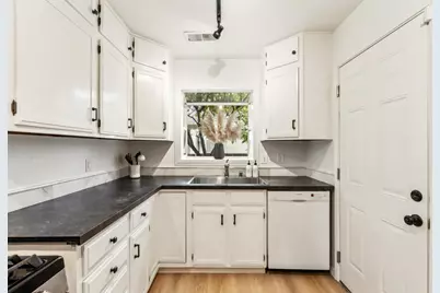 499 Sonora Ave, El Granada, CA 94019 - Photo 16