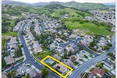 9123 Rancho Hills Dr, Gilroy, CA 95020 - Photo 20