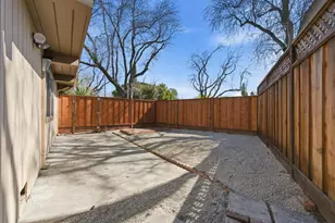 1080 Moffett Cir, Palo Alto, CA 94303 - Photo 30