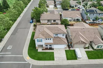 5700 Gold Poppy Way, Elk Grove, CA 95757 - Photo 2