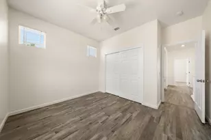 5700 Gold Poppy Way, Elk Grove, CA 95757 - Photo 16