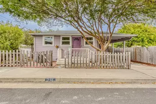 516 8th St, Pacific Grove, CA 93950 - Photo 1