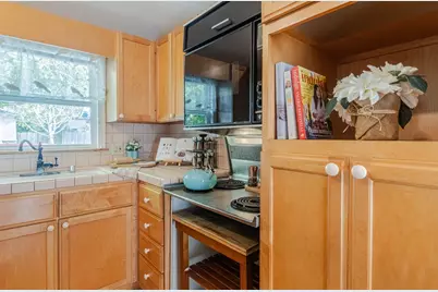 516 8th St, Pacific Grove, CA 93950 - Photo 10